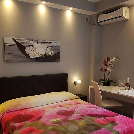 Cristal Rooms 皮亚琴察 外观 照片