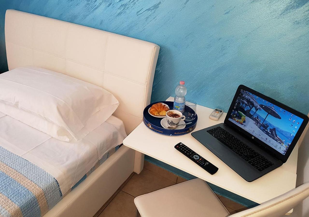 Cristal Rooms 皮亚琴察 外观 照片