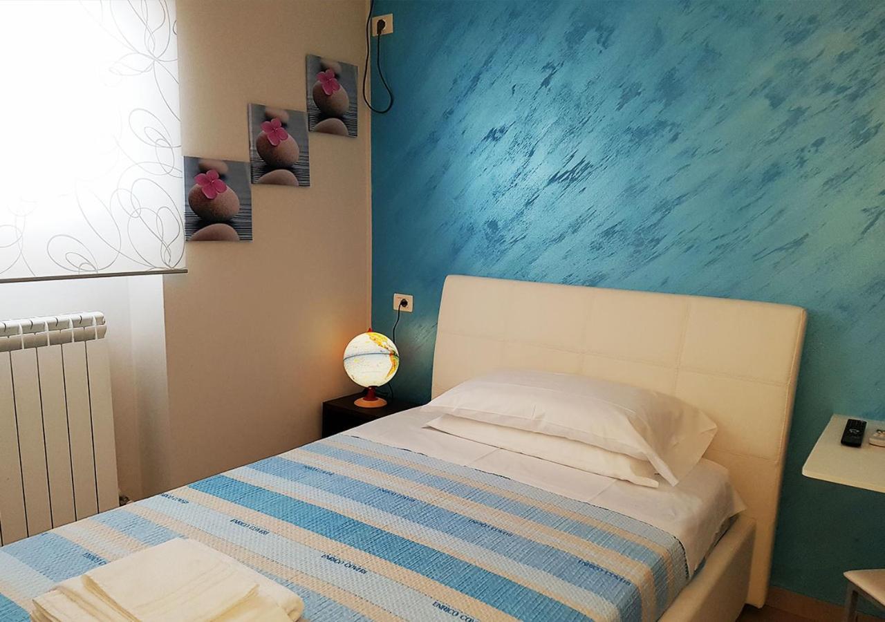 Cristal Rooms 皮亚琴察 外观 照片
