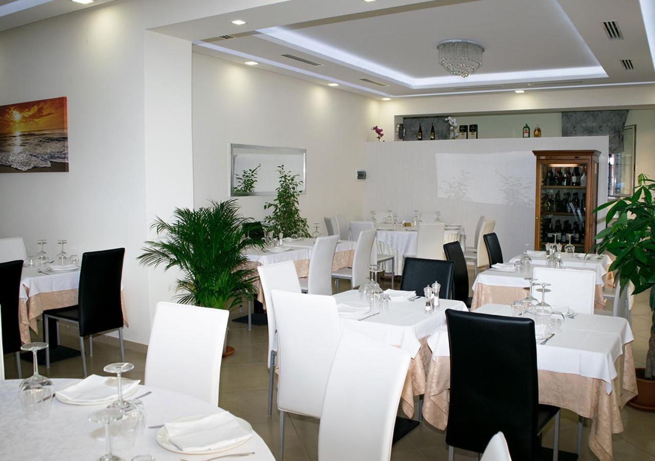 Cristal Rooms 皮亚琴察 外观 照片