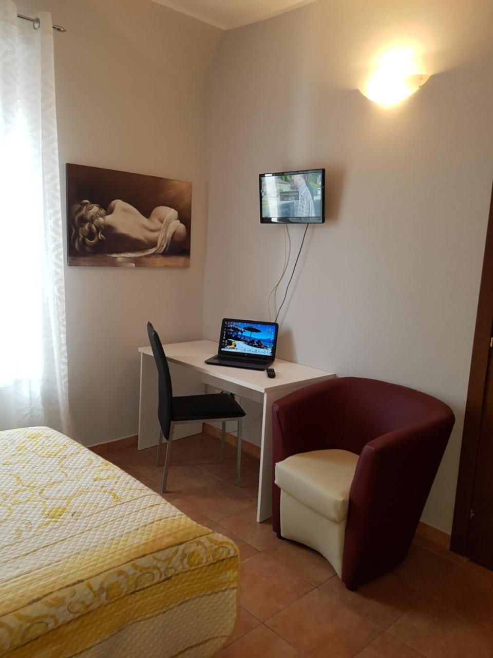 Cristal Rooms 皮亚琴察 外观 照片